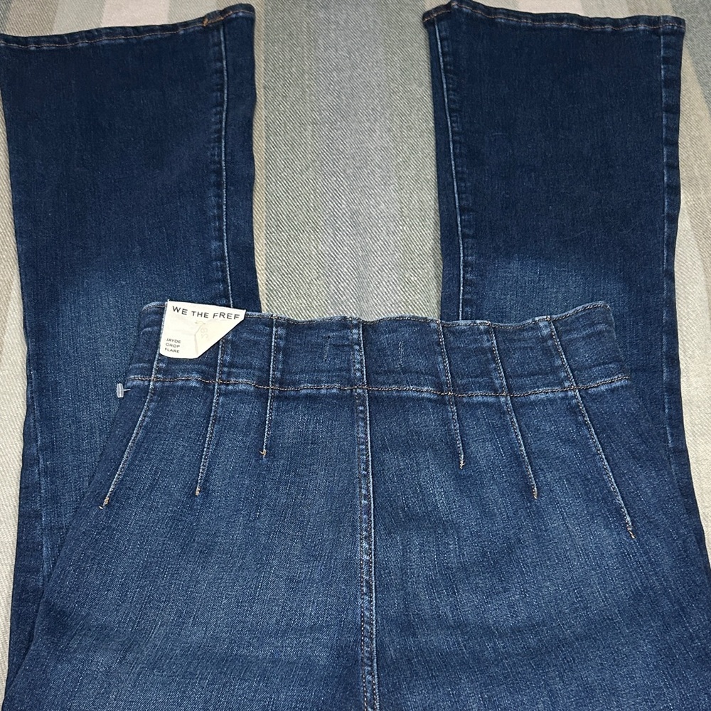 We The Free - Jayde Crop Flare - Dark Blue High-Rise Flare Jeans - Picture 6 of 8